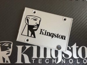 4 - Kingston SSDNow UV400