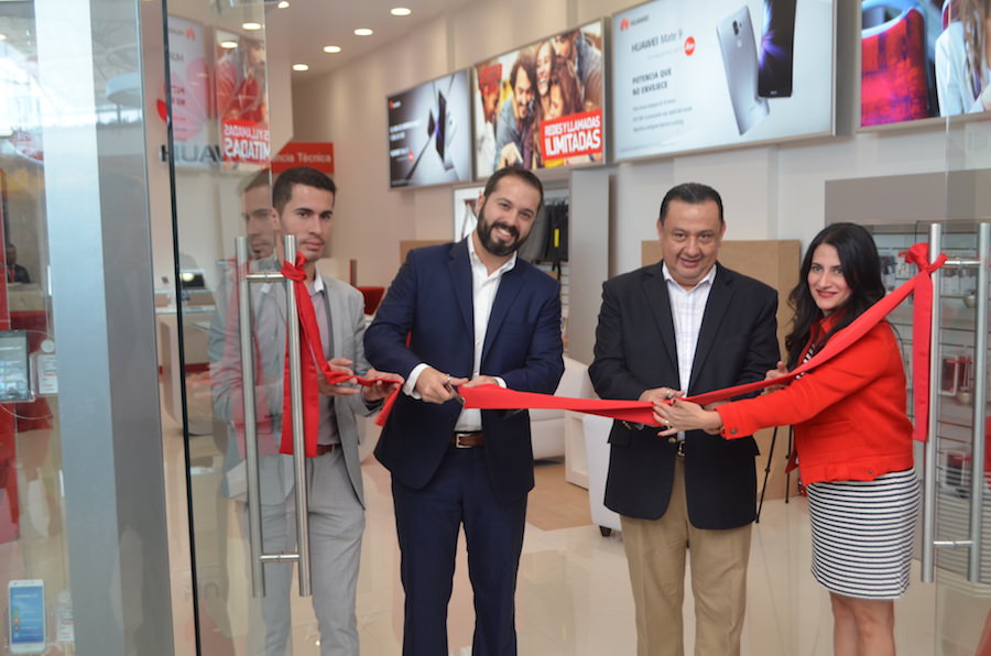 Huawei y Claro se unen para crear su primera tienda Interactiva en Guatemala